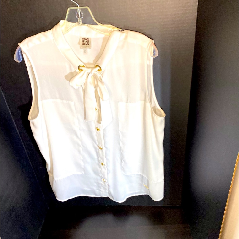 Anne Klein size Xtra large white sleeveless blouse